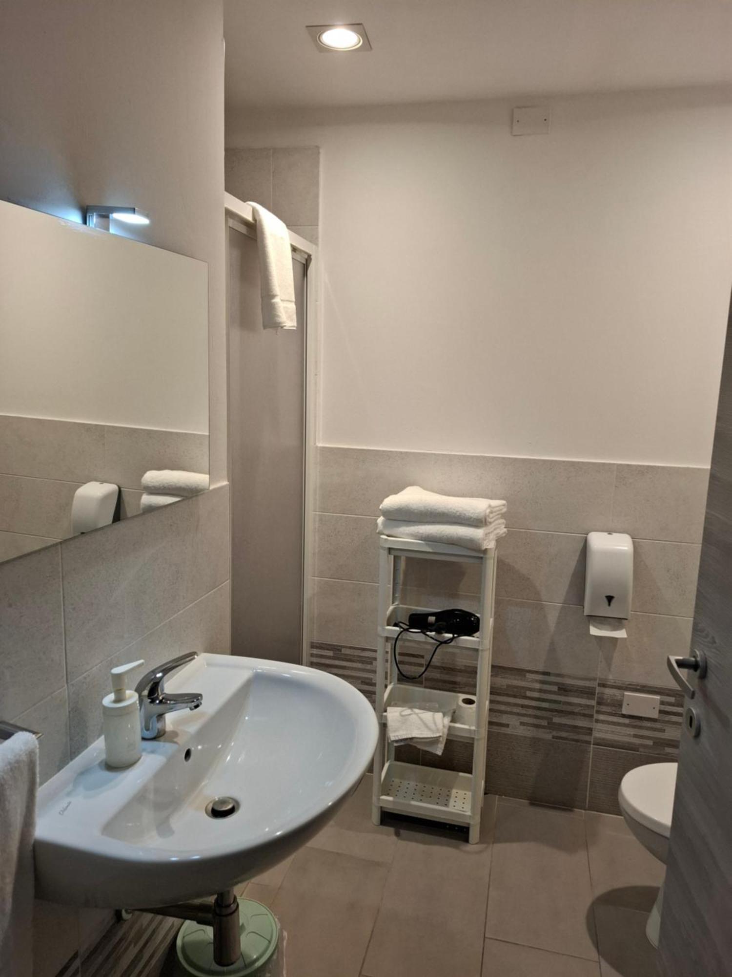 Fare Bnb - Room Del Parco 레조넬에밀리아 외부 사진